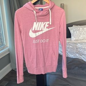 Nike light hoodie from Aritzia. Size small. In perfect condition